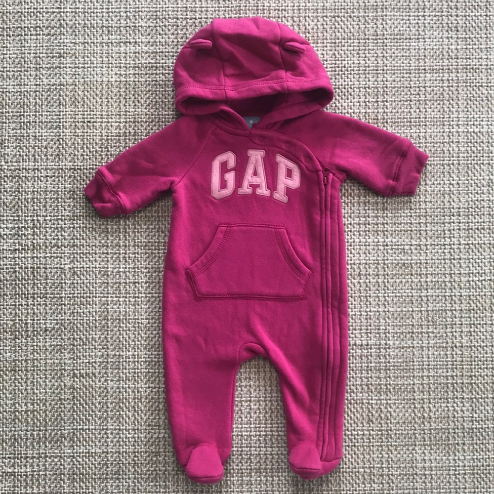 Baby GAP Footies (size 0-3m)